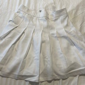Hollister white skirt size:xs (never worn)